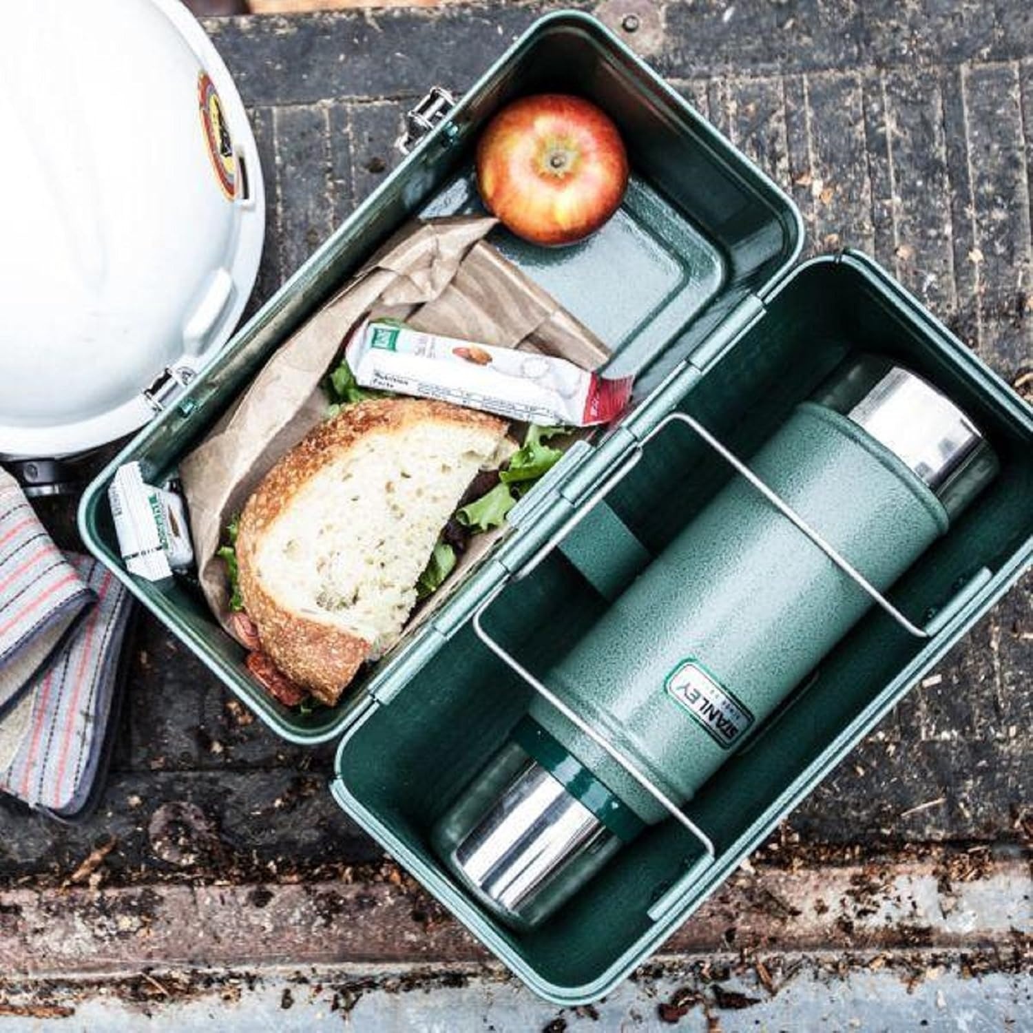image:imageStanley Classic Lunch Box 10 qt Vintage Metal Lunchbox Durable Meal Container with Handle and Latch Stores Food Drinks Thermos Water BottleHammertone Green