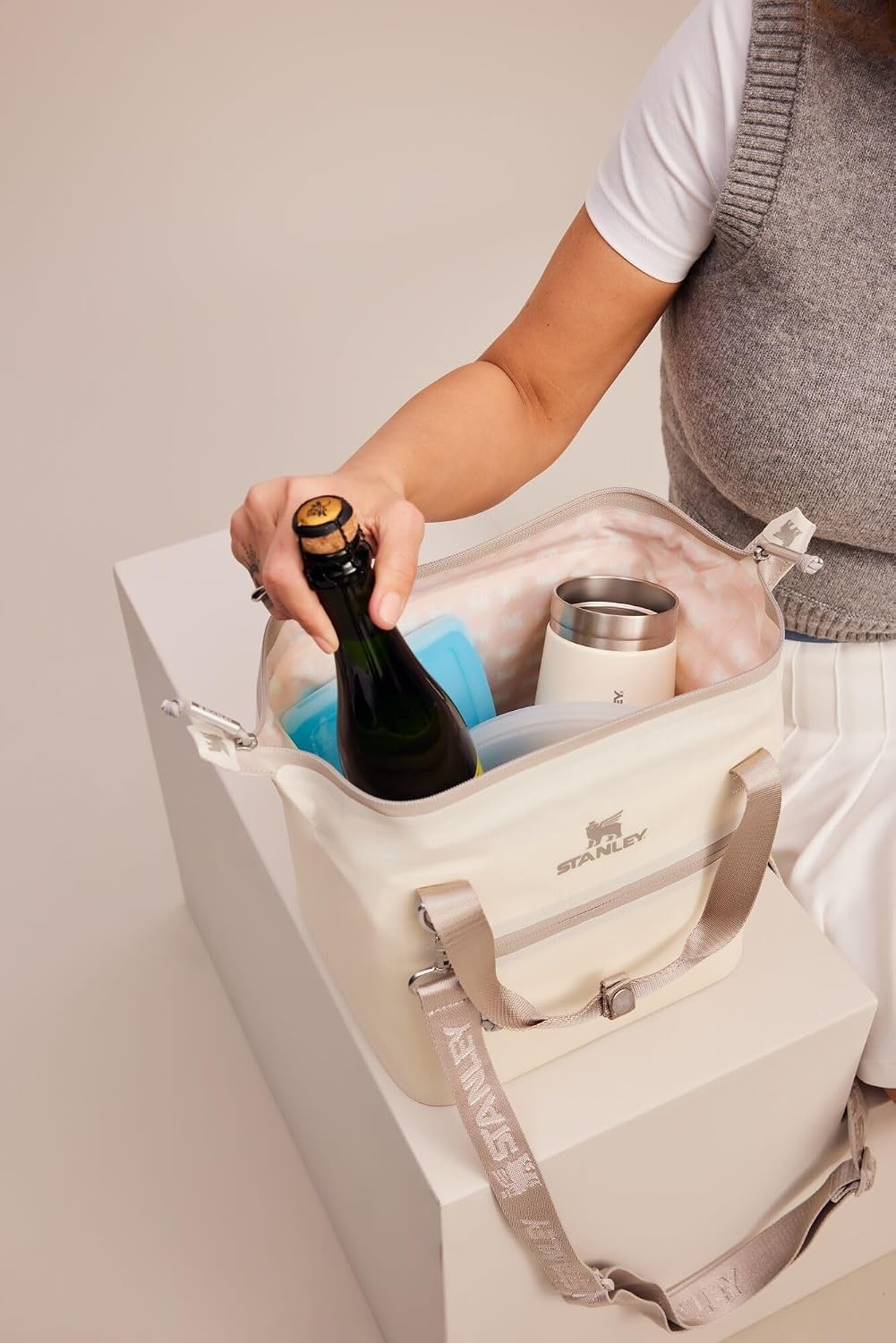 image:imageStanley All Day Julienne Soft Cooler Bag and Lunch Box Insulated Travel Bag with Zipper BPAFreeCream