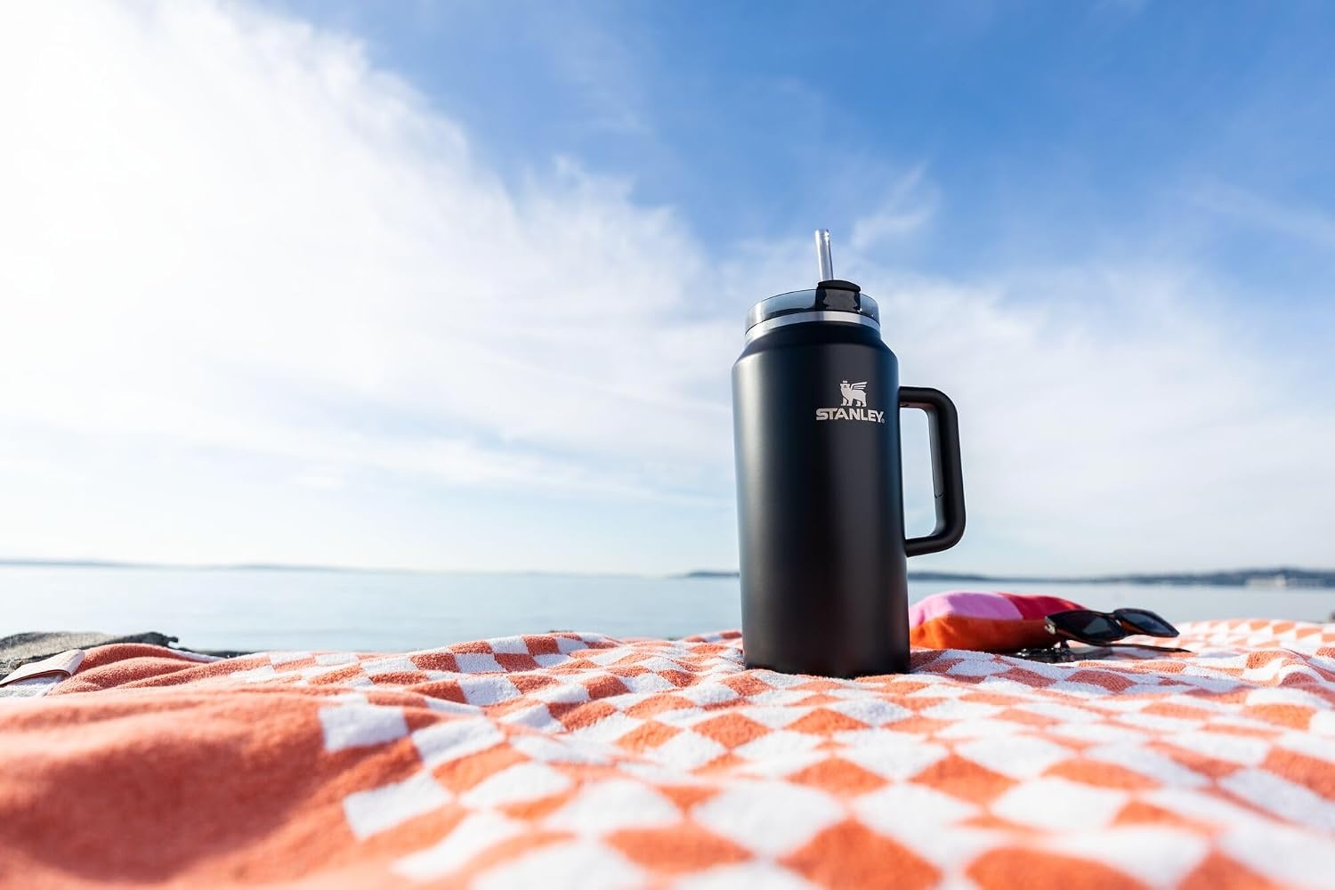 image:imageSTANLEY Quencher H20 Flow State Tumbler 20 oz Frost SprinkleBlack Glow